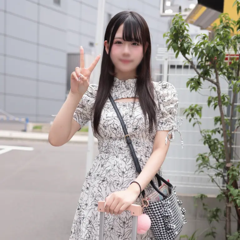 FC2 PPV 4773787 ガチ18才現役専門生 初撮影ハメ撮り中出し