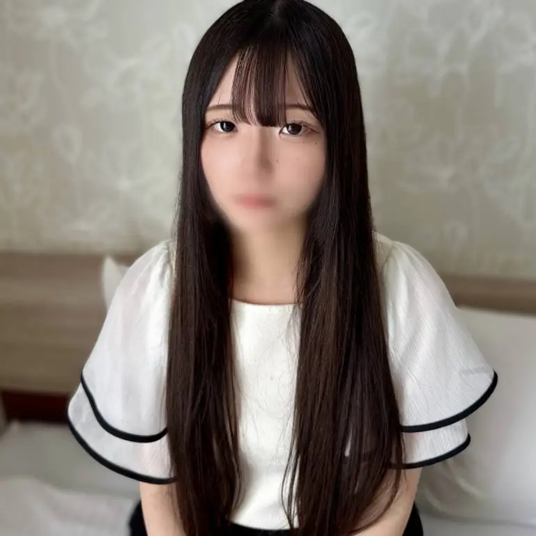FC2 PPV 4745571 無修正中出し アイドル顔のシャイな美女とハメ撮り
