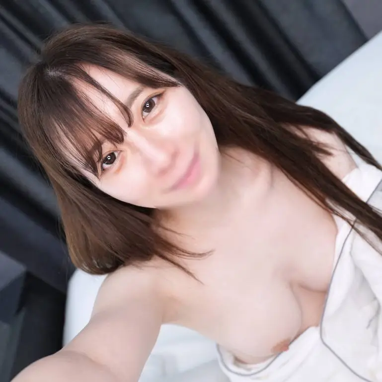 FC2 PPV 4788554 無修正 清楚な社内美人部下と禁断の関係中出し