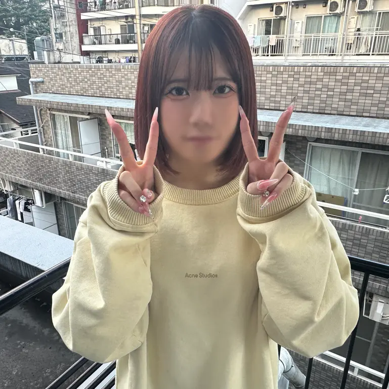 FC2 PPV 4820966 小柄でアイドル資質の娘 新居ベランダ前でハメ撮り中出し