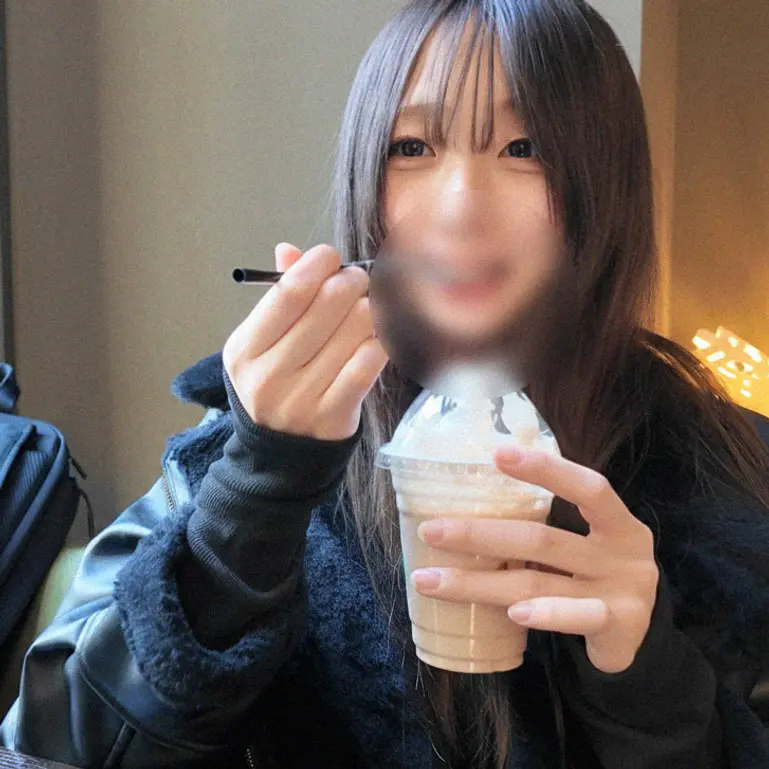 FC2 PPV 4830709 初 無修正 田舎の可愛い娘が上京し高額バイトで中出し