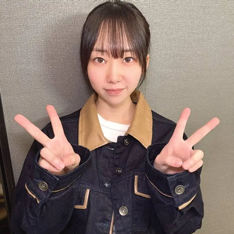 FC2 PPV 4832610 純朴な大学1年生花凛ちゃんに大量中出しと口内発射