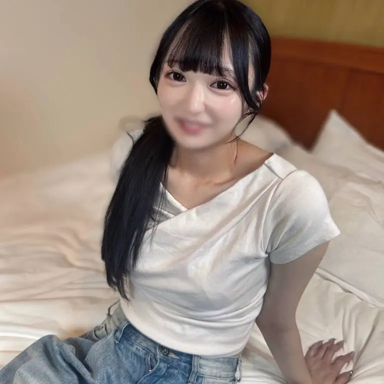 FC2 PPV 4848222 アイドル顔美女の無修正ハメ撮り中出し