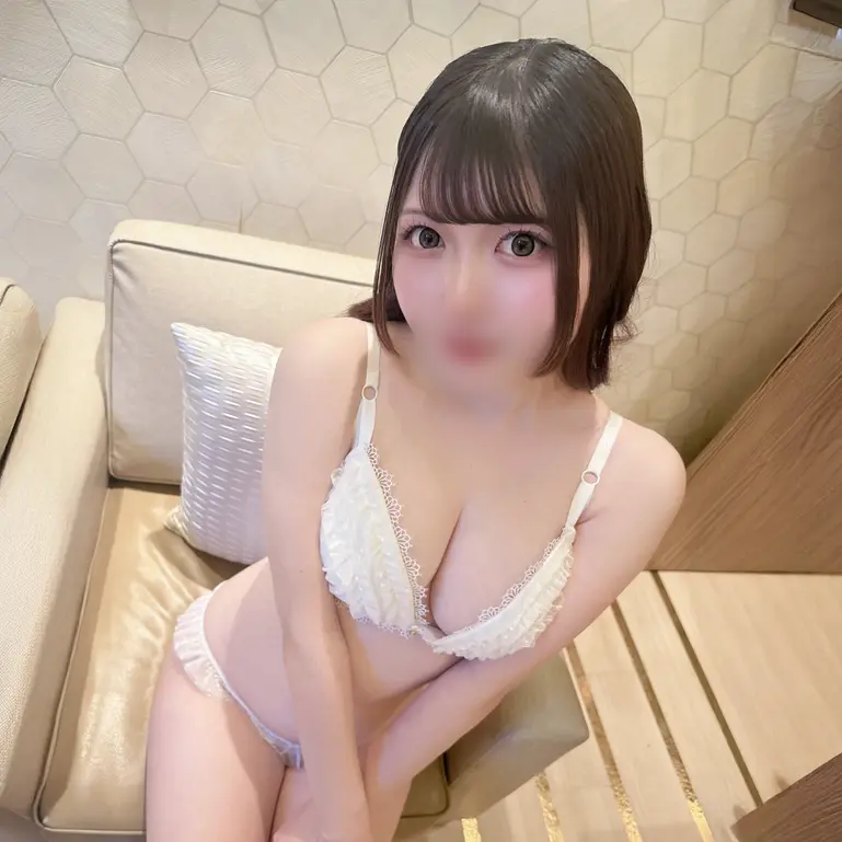 FC2 PPV 4845771 18歳色白美肌Fカップ中出し解禁ハメ撮り