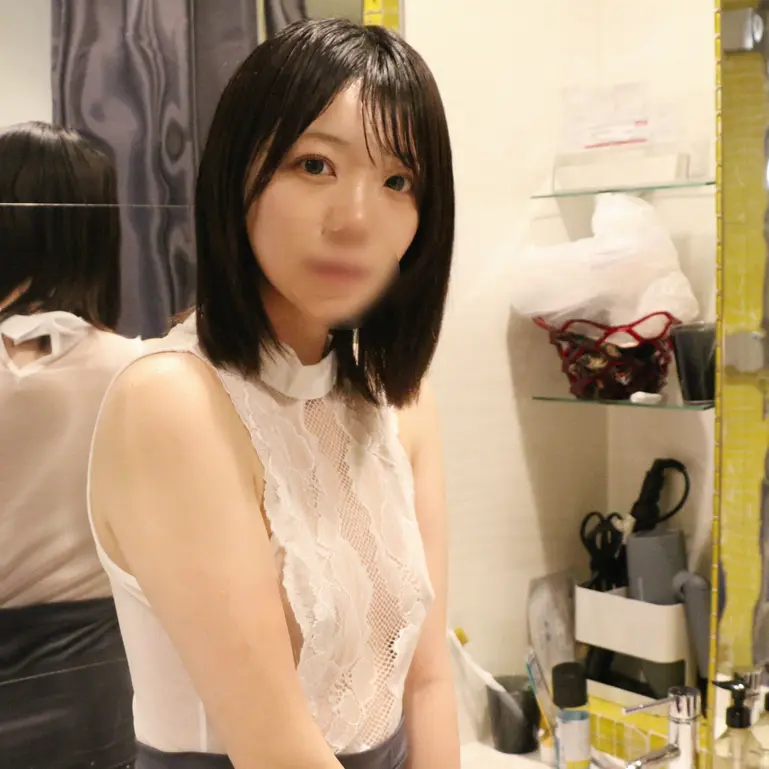 FC2 PPV 4854979 小柄美女にイタズラ大量潮吹き中出し