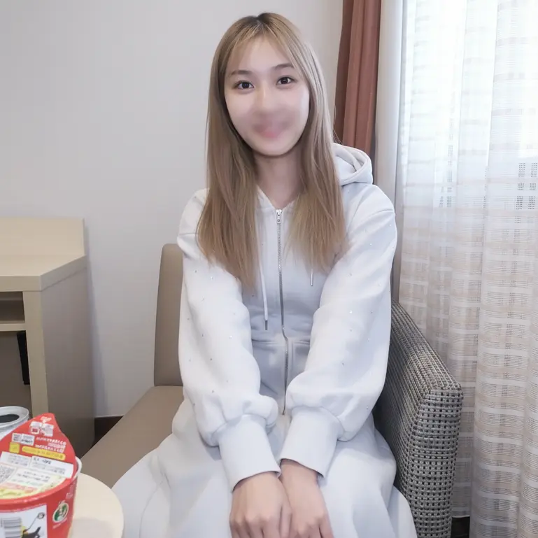 FC2 PPV 4865957 初撮 色白スレンダーな新卒美乳後輩に中出し