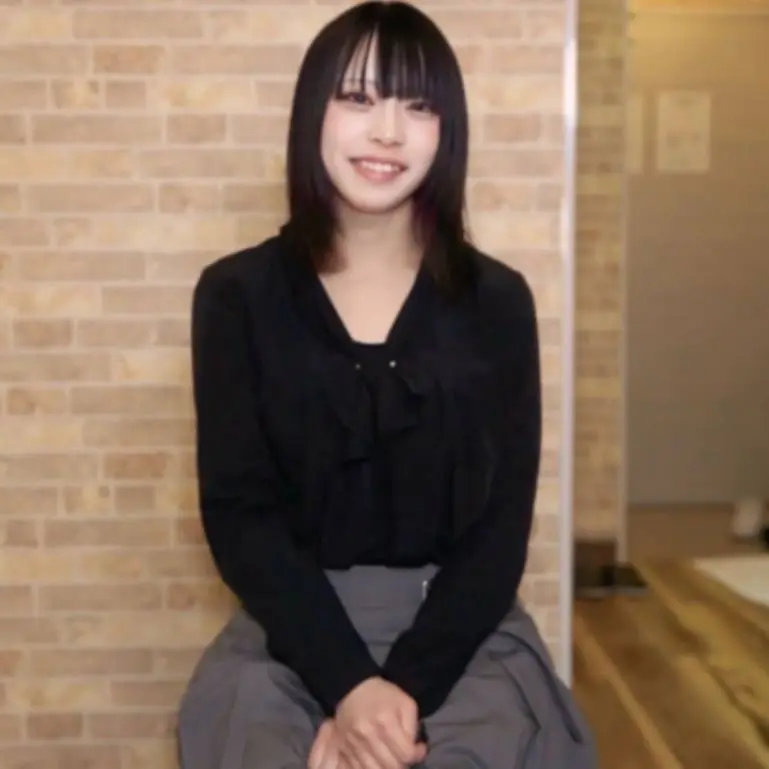 FC2 PPV 4869346 無修正 地雷系ギャル スレンダーニーハイ美脚 潮吹き中出し