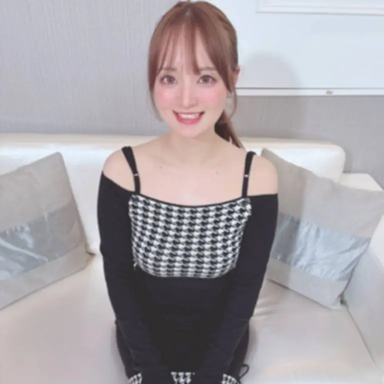 FC2 PPV 4873237 美巨乳美女 カメラの前ではじめてのSEX中出し