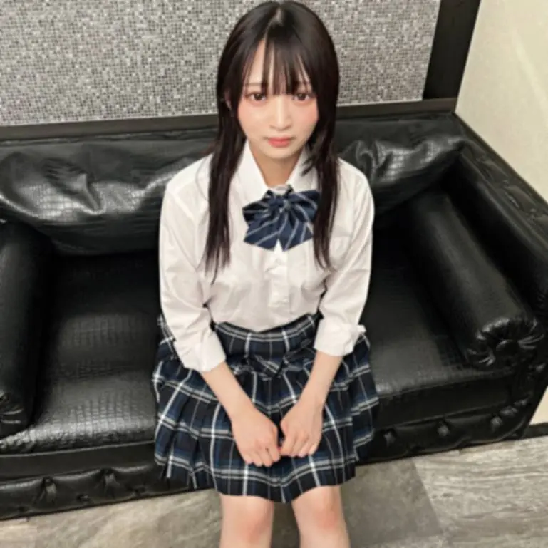 FC2 PPV 4867757 清純アイドル志望美女 制服姿を乱される極秘映像