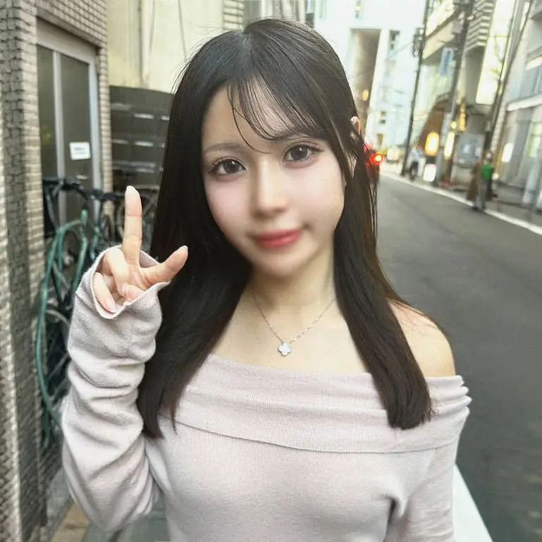 FC2 PPV 4881850 元アイドル爆美女が彼氏に内緒で個撮応募中出し