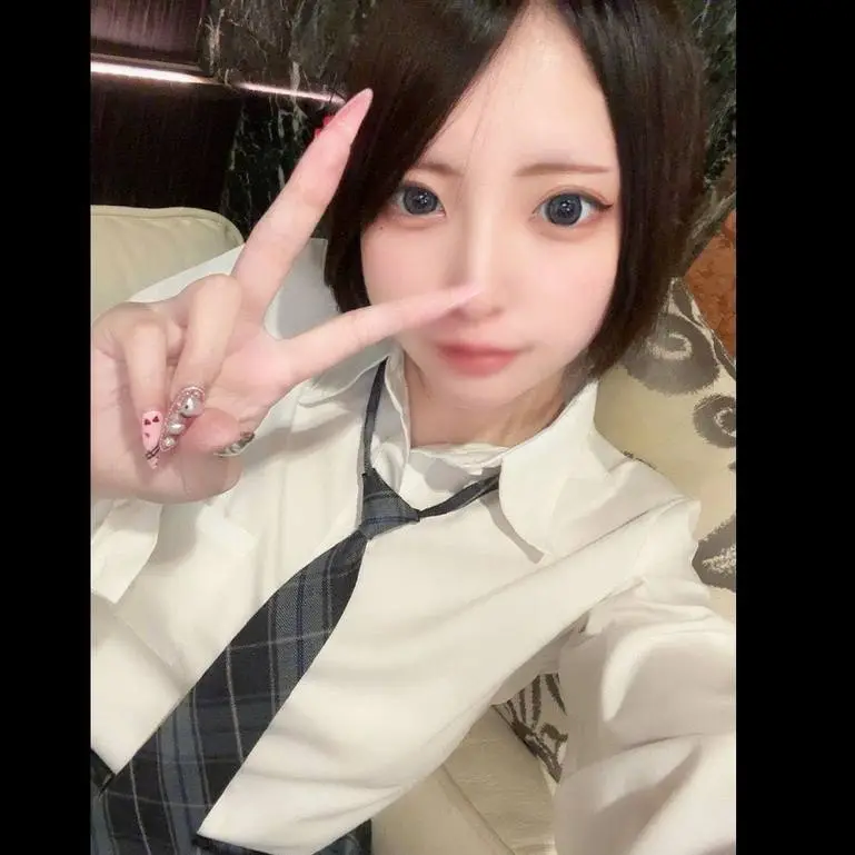 FC2 PPV 4905339 無修正Eカップ制服美女との放課後デート 早熟18歳中出し