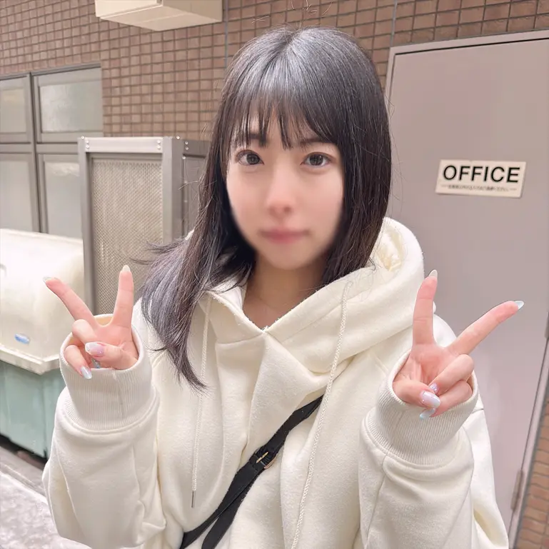 FC2 PPV 4925888 上京したての小柄な関西女子の無修正ハメ撮り中出し